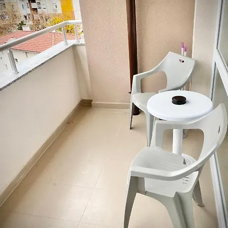 Apartamento Art For 4 People Free Parking & Wifi