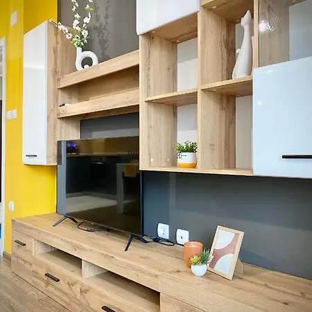 公寓 Art For 4 Guests Free Parking & Wifi
