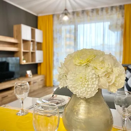 Apartamento Art For 4 People Free Parking & Wifi *