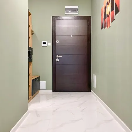 Art For 4 Guests Free Parking & Wifi