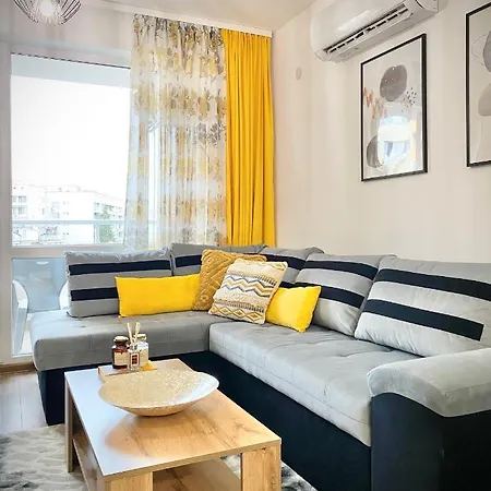 Apartamento Art For 4 People Free Parking & Wifi