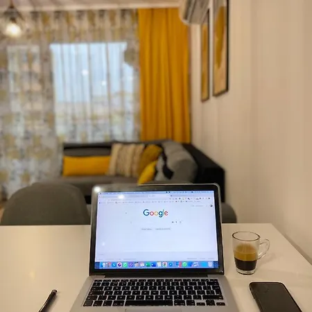 Apartamento Art For 4 People Free Parking & Wifi *
